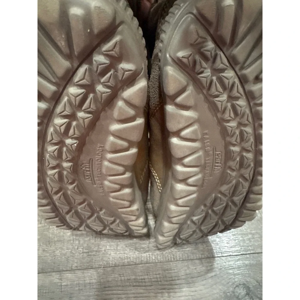 Earth Shoes Central Powder Khaki Leather Faux Fur Thinsulate Boots Womens 7.5B